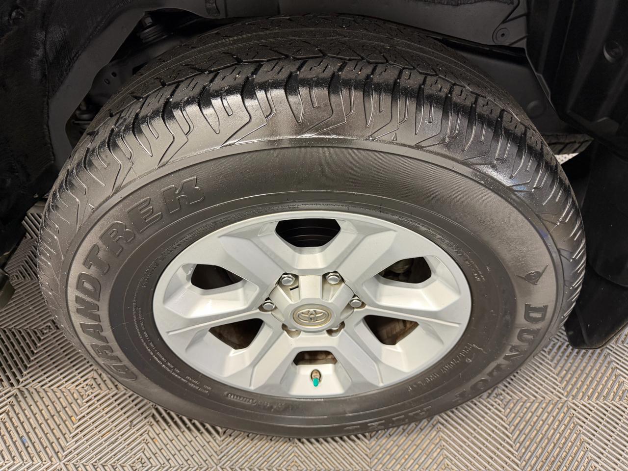 Toyota 4Runner SR5 Premium 2WD (Natl) 2021