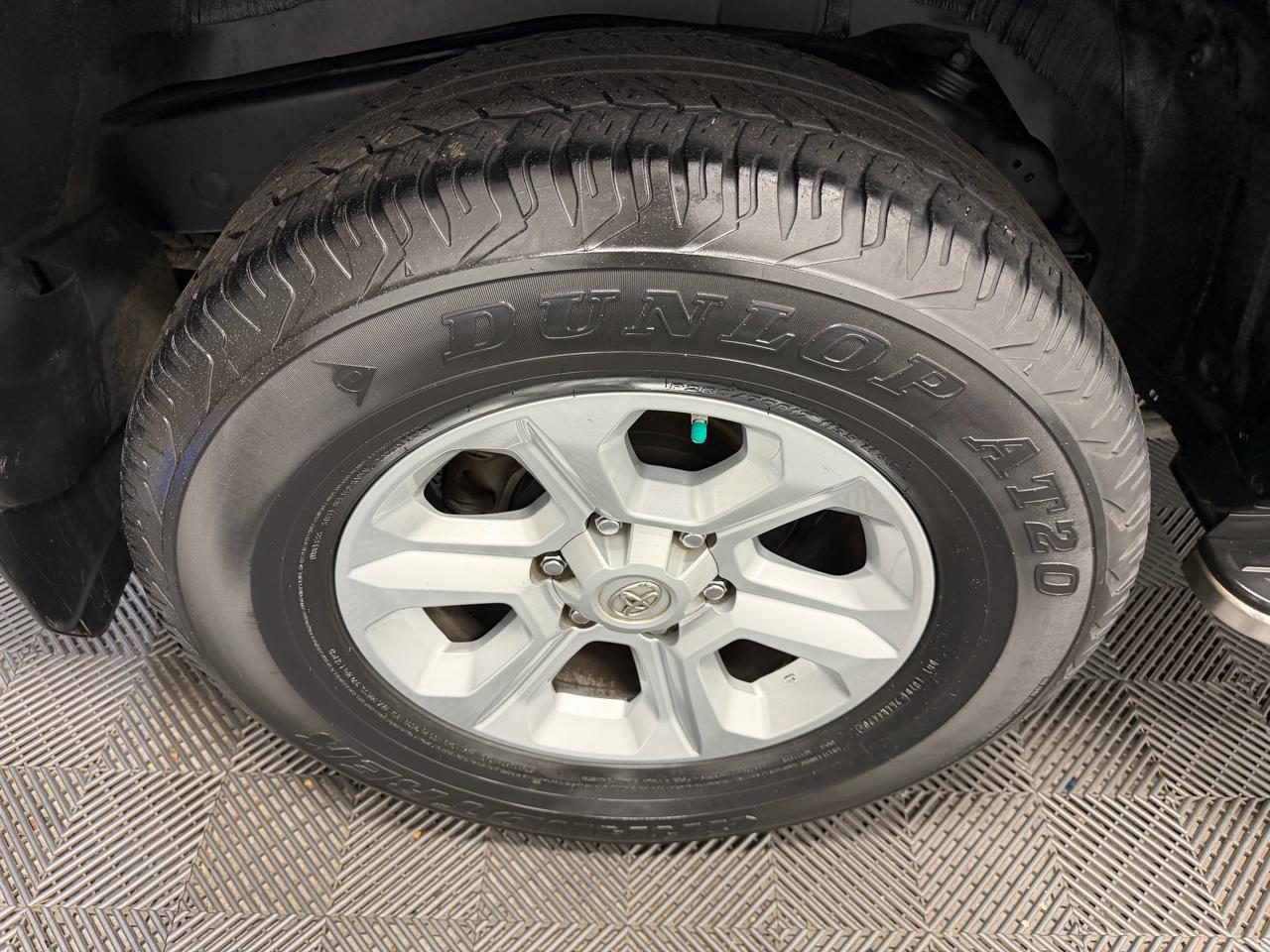 Toyota 4Runner SR5 Premium 2WD (Natl) 2021