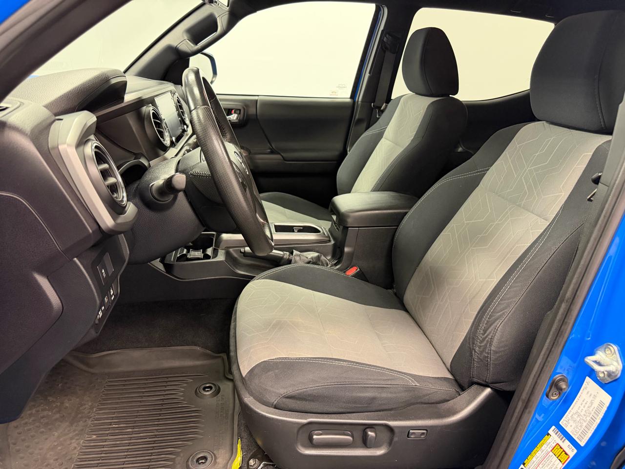 Toyota Tacoma 4WD TRD Off Road Double Cab 5' Bed V6 AT (Natl) 2021