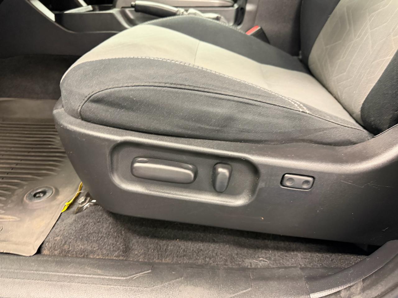 Toyota Tacoma 4WD TRD Off Road Double Cab 5' Bed V6 AT (Natl) 2021