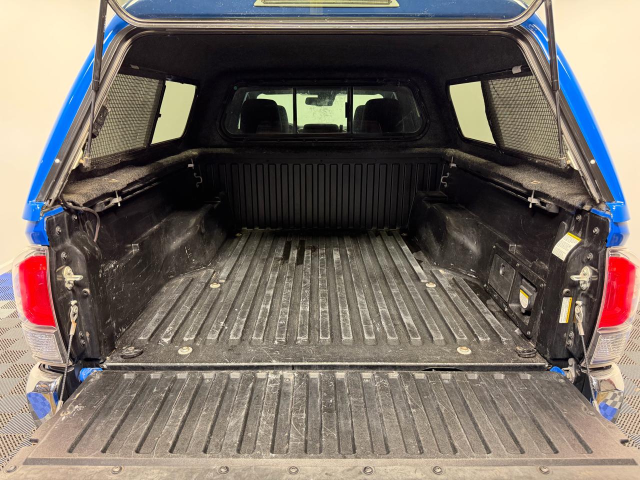 Toyota Tacoma 4WD TRD Off Road Double Cab 5' Bed V6 AT (Natl) 2021