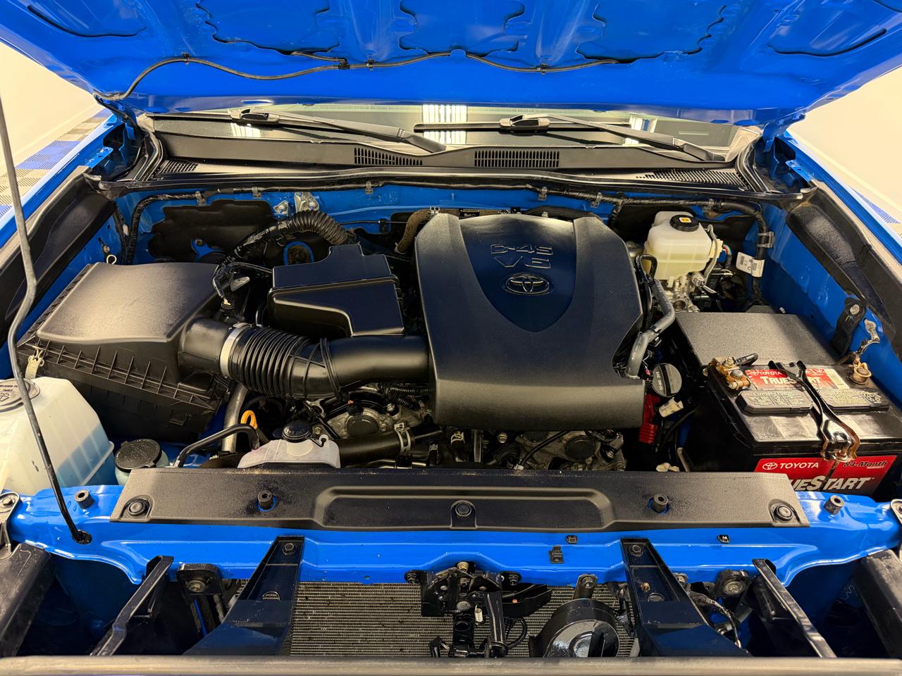 Toyota Tacoma 4WD TRD Off Road Double Cab 5' Bed V6 AT (Natl) 2021