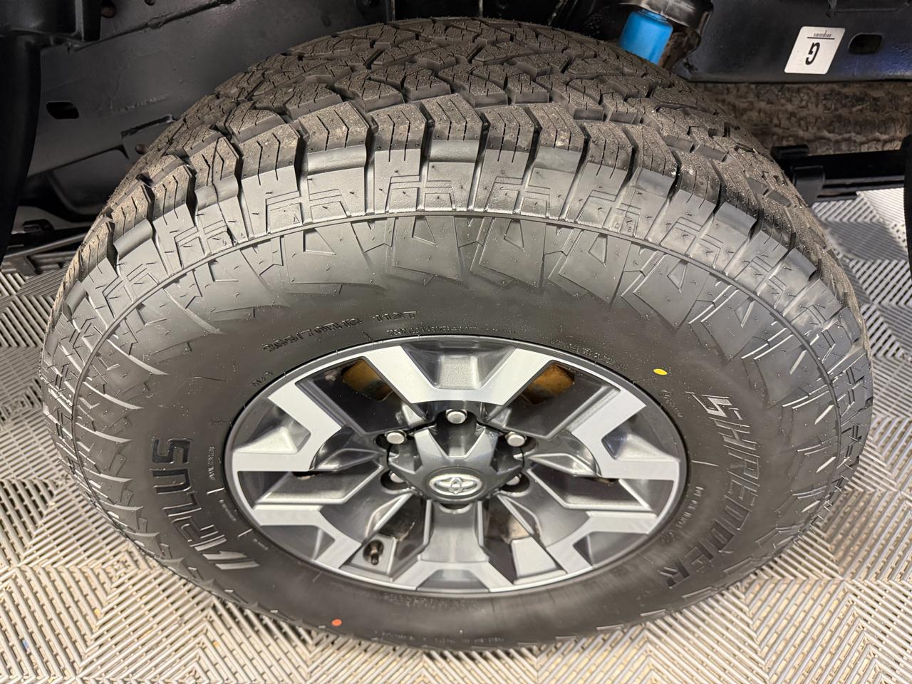 Toyota Tacoma 4WD TRD Off Road Double Cab 5' Bed V6 AT (Natl) 2021