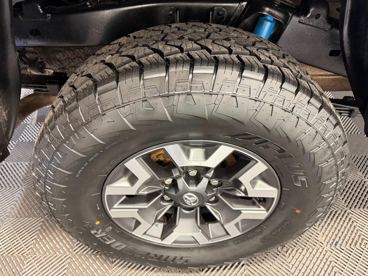 Toyota Tacoma 4WD TRD Off Road Double Cab 5' Bed V6 AT (Natl) 2021