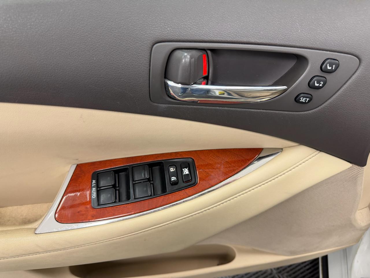 Lexus ES 350 4D Sedan 2011