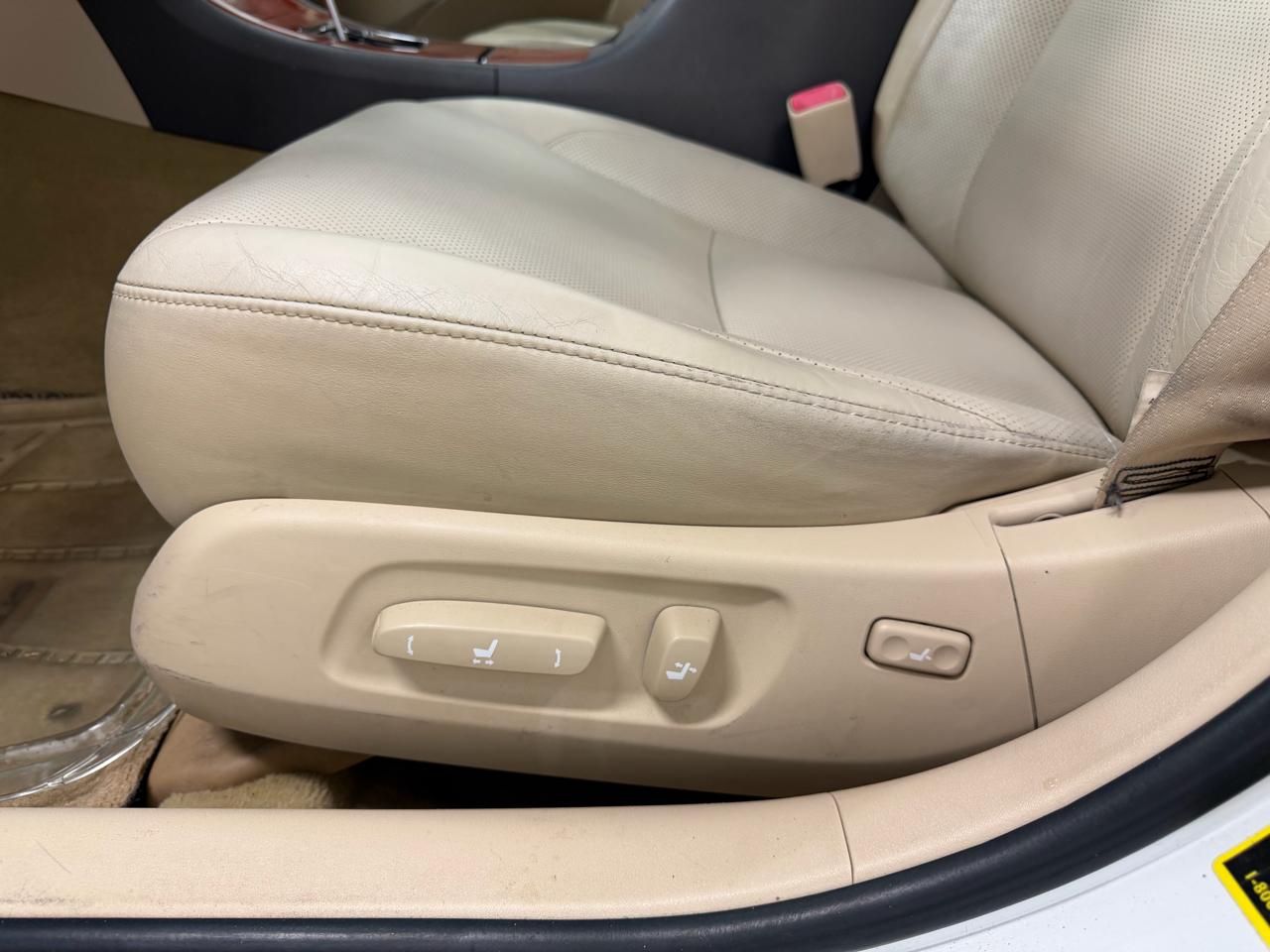 Lexus ES 350 4D Sedan 2011
