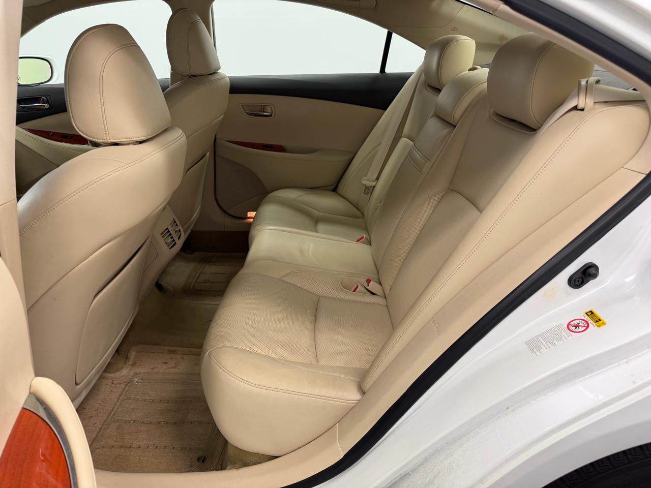 Lexus ES 350 4D Sedan 2011