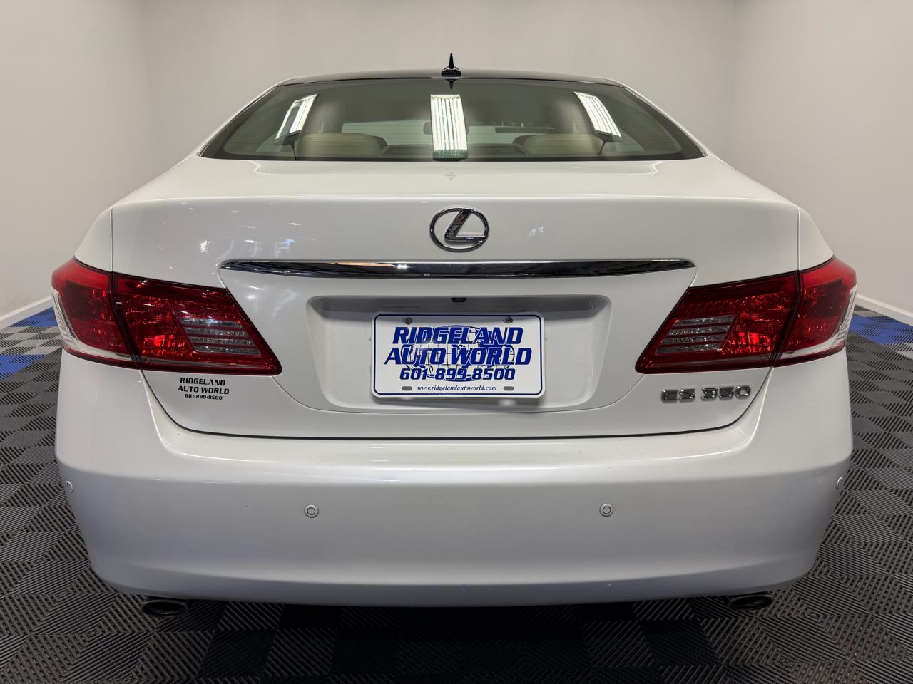 Lexus ES 350 4D Sedan 2011