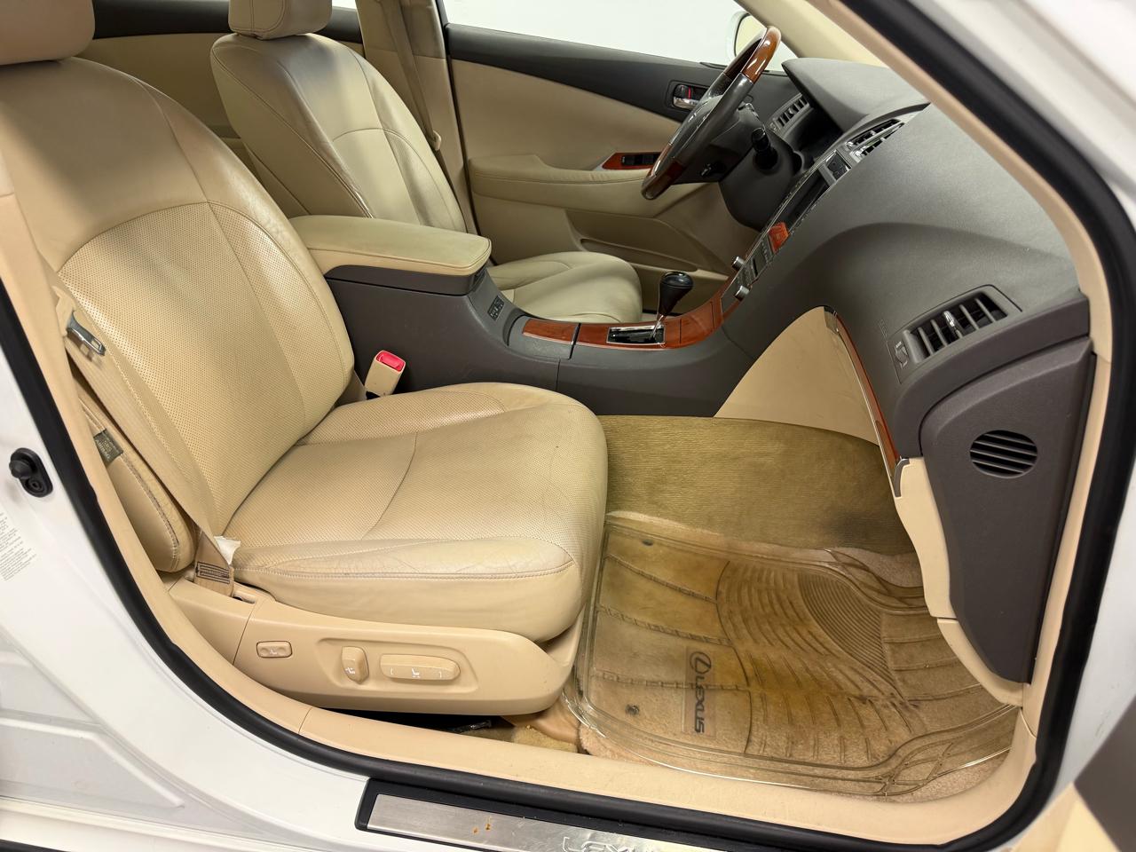 Lexus ES 350 4D Sedan 2011