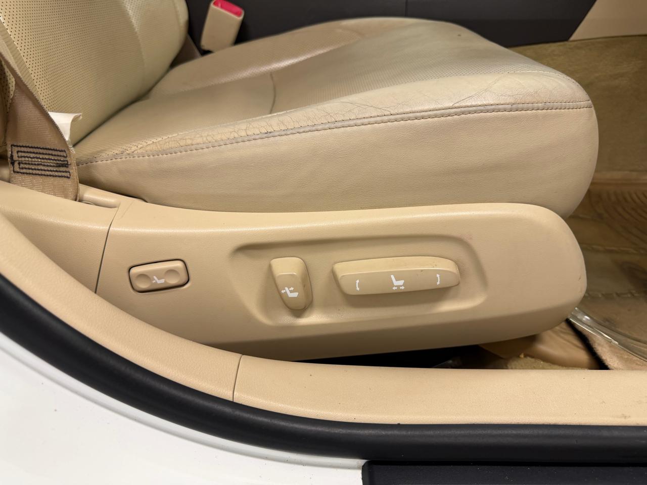 Lexus ES 350 4D Sedan 2011