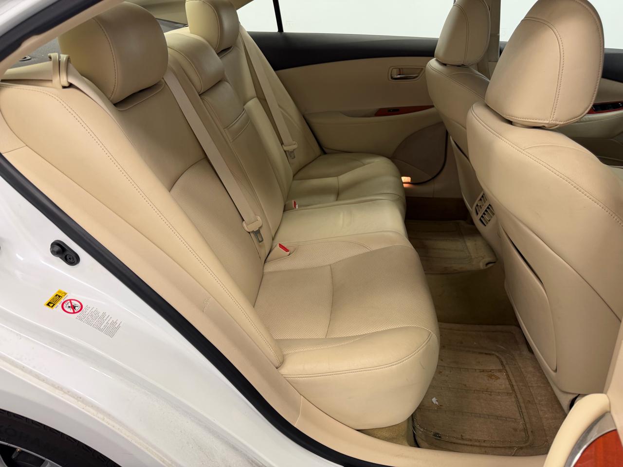Lexus ES 350 4D Sedan 2011