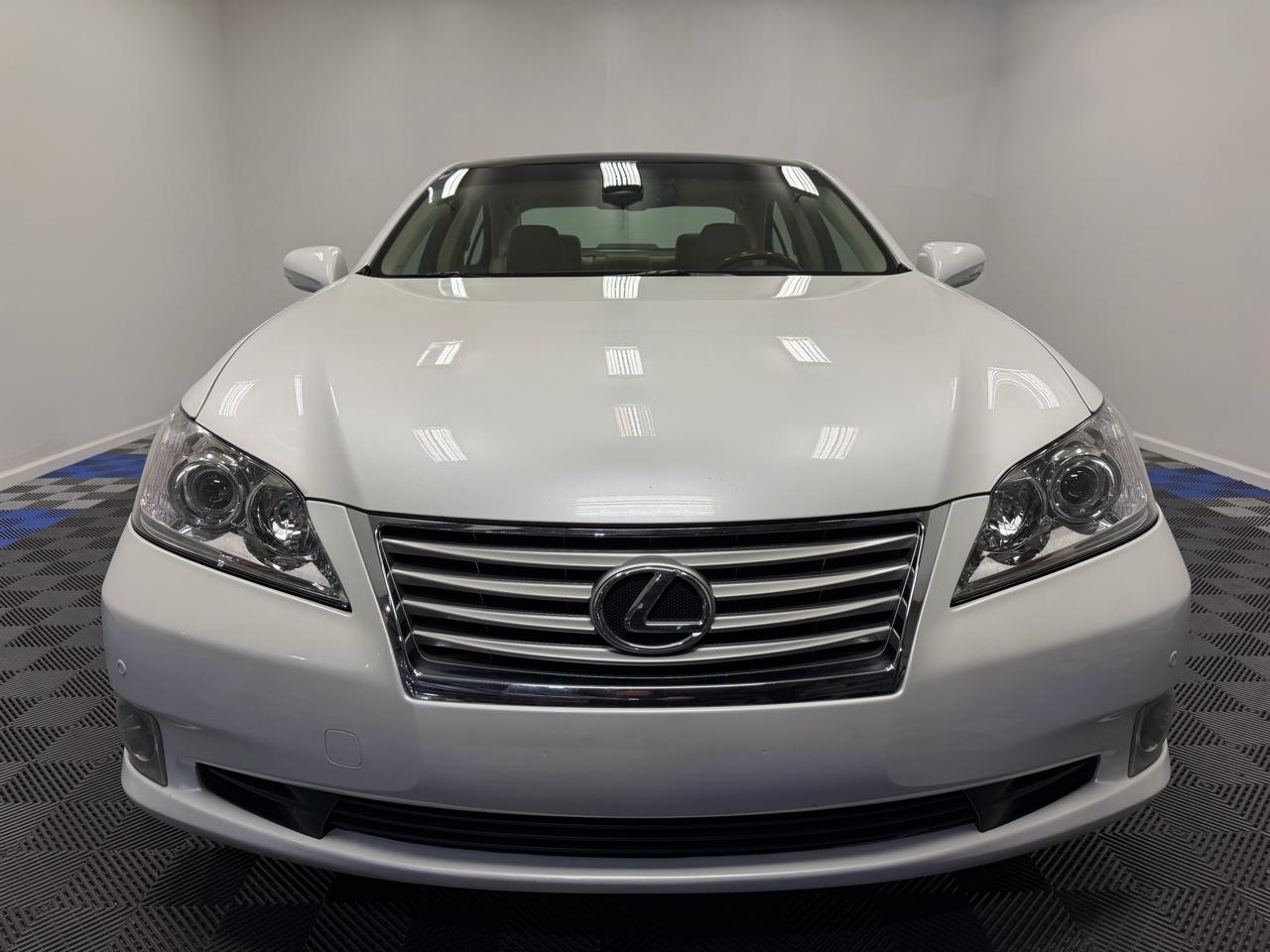 Lexus ES 350 4D Sedan 2011