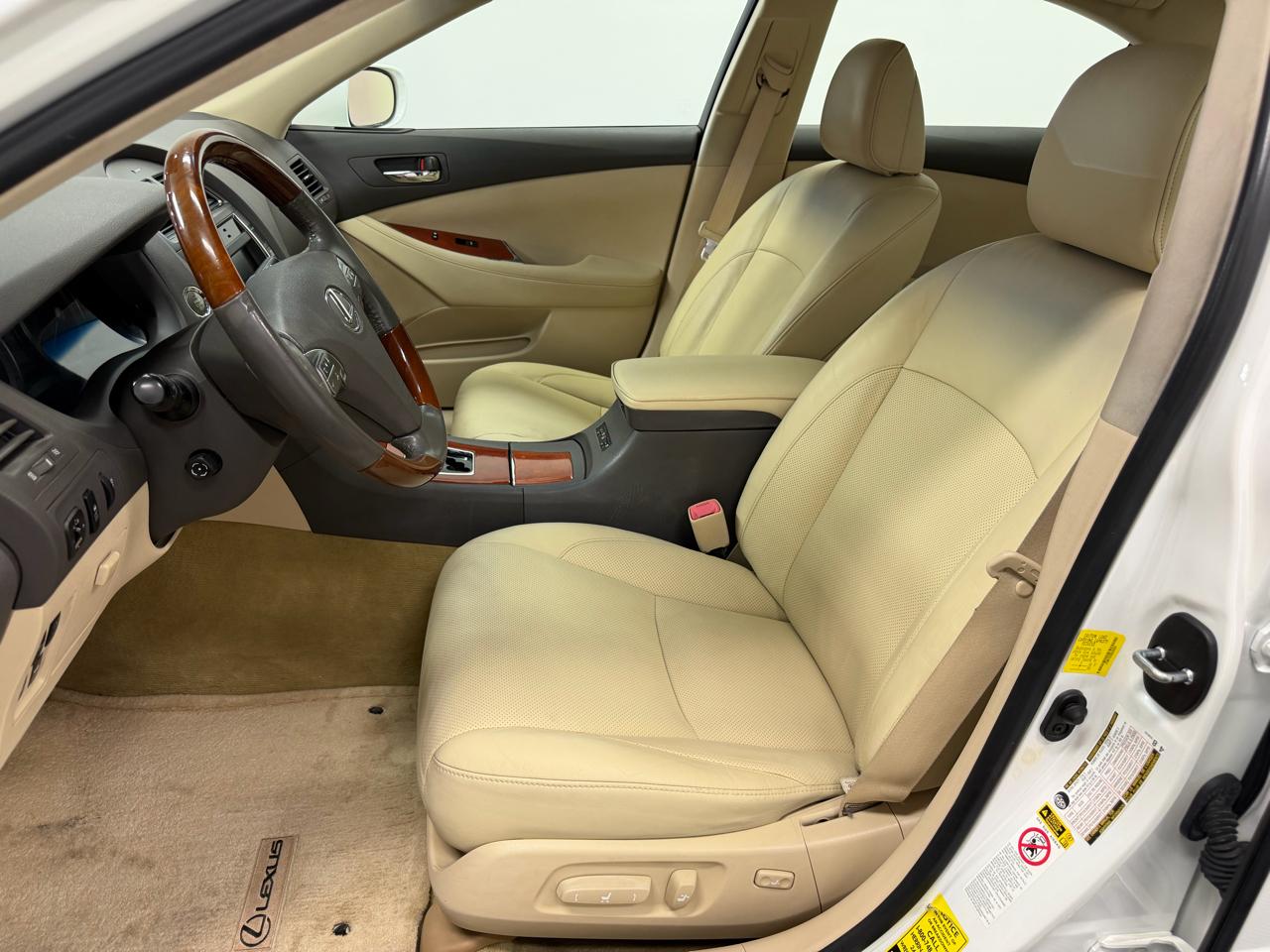 Lexus ES 350 4D Sedan 2011