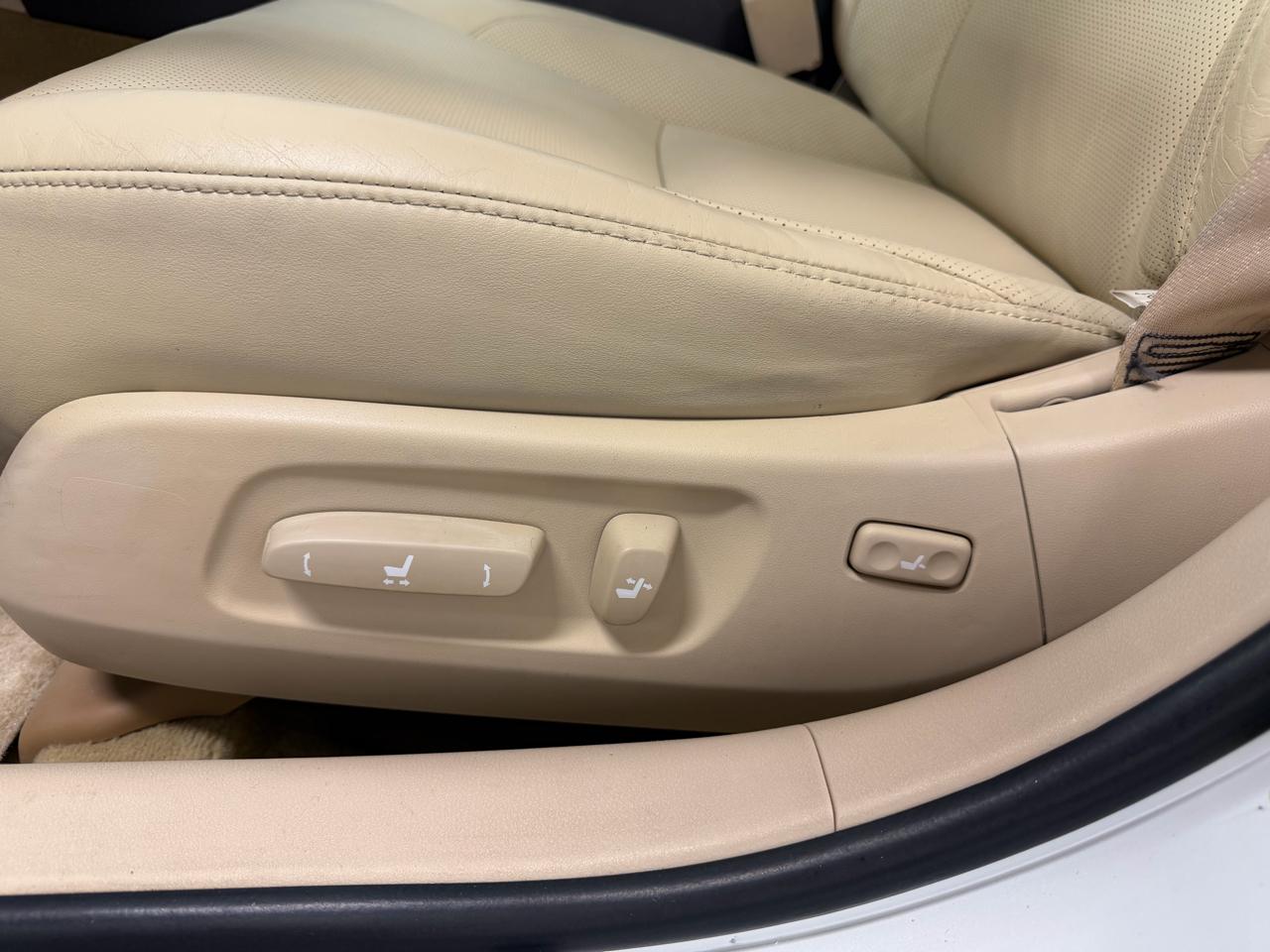 Lexus ES 350 4D Sedan 2011