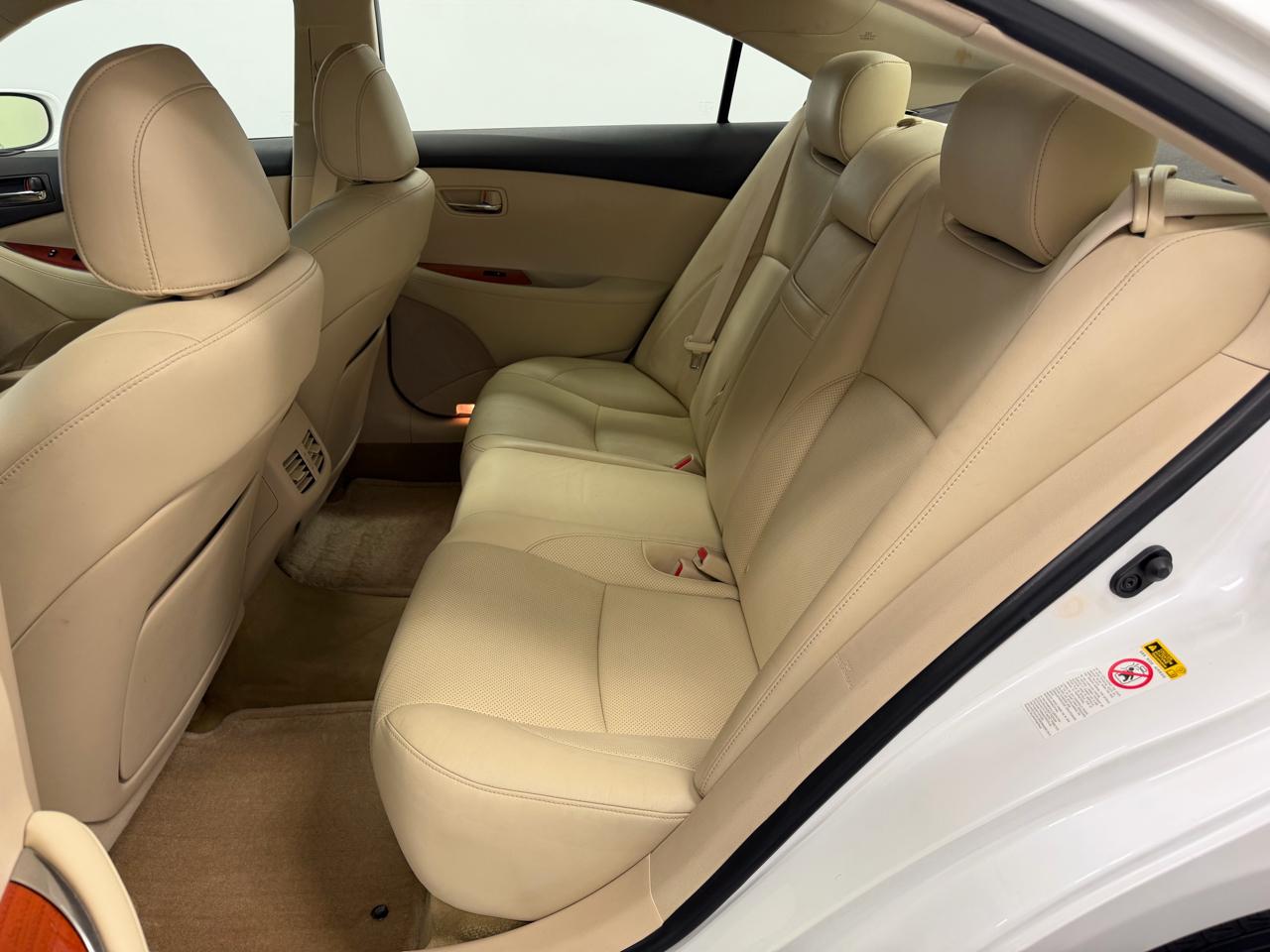 Lexus ES 350 4D Sedan 2011