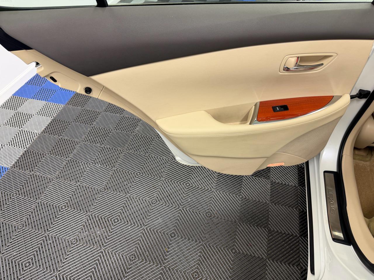 Lexus ES 350 4D Sedan 2011