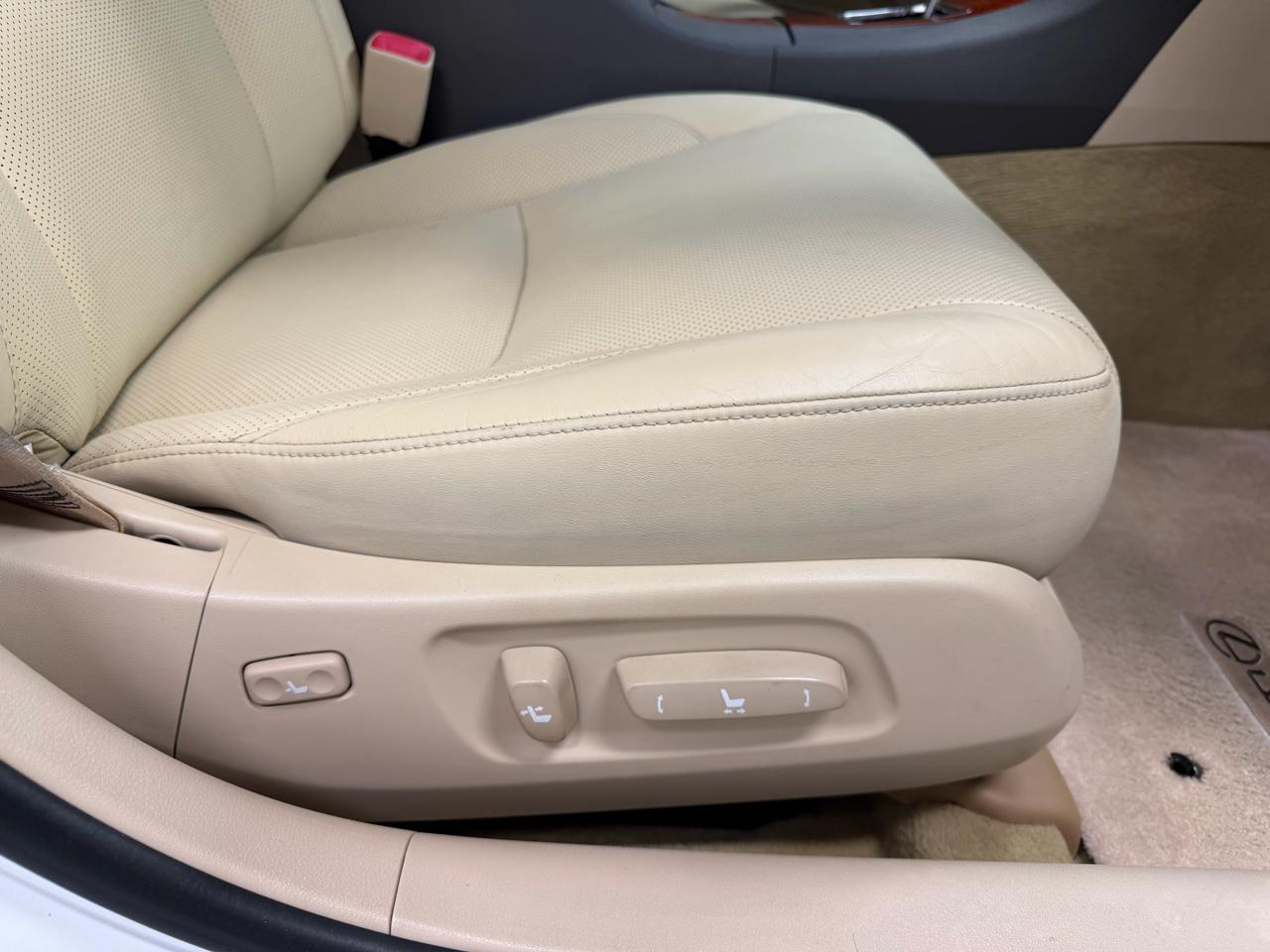 Lexus ES 350 4D Sedan 2011
