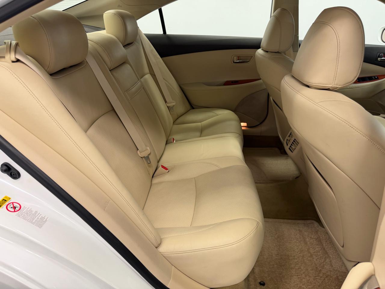Lexus ES 350 4D Sedan 2011