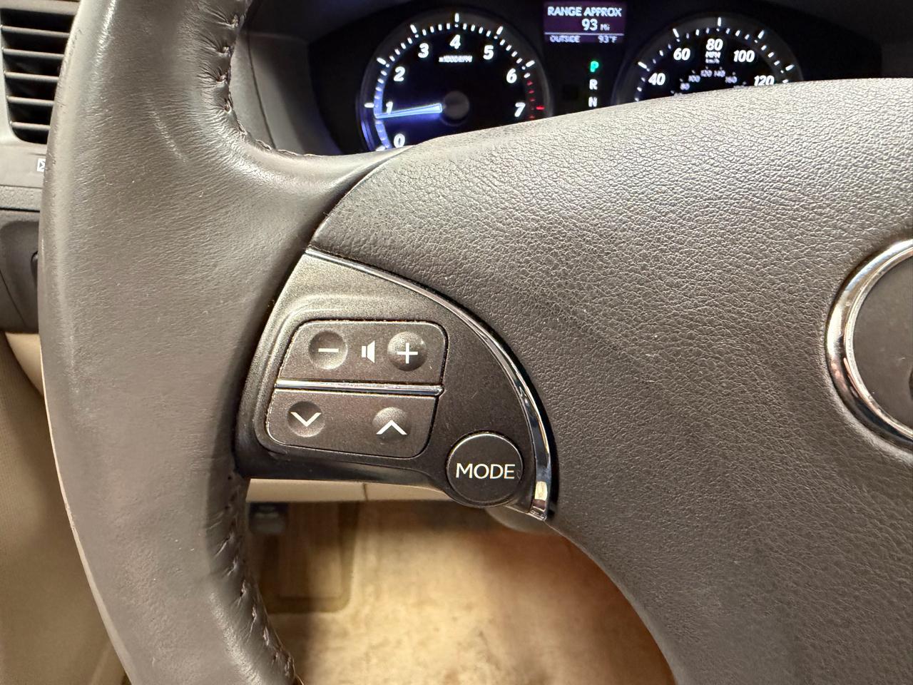 Lexus ES 350 4D Sedan 2011
