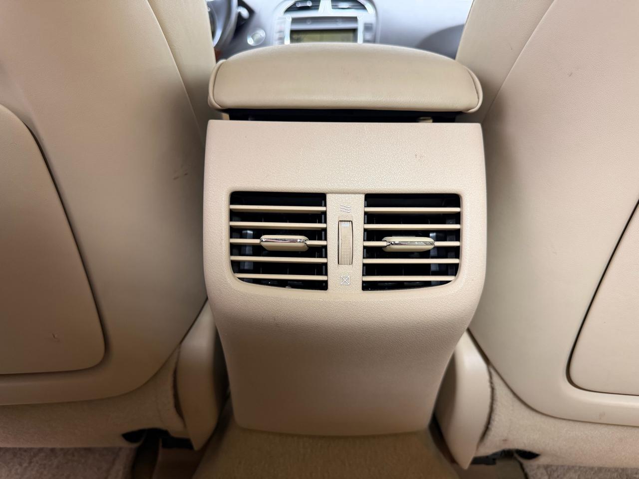 Lexus ES 350 4D Sedan 2011