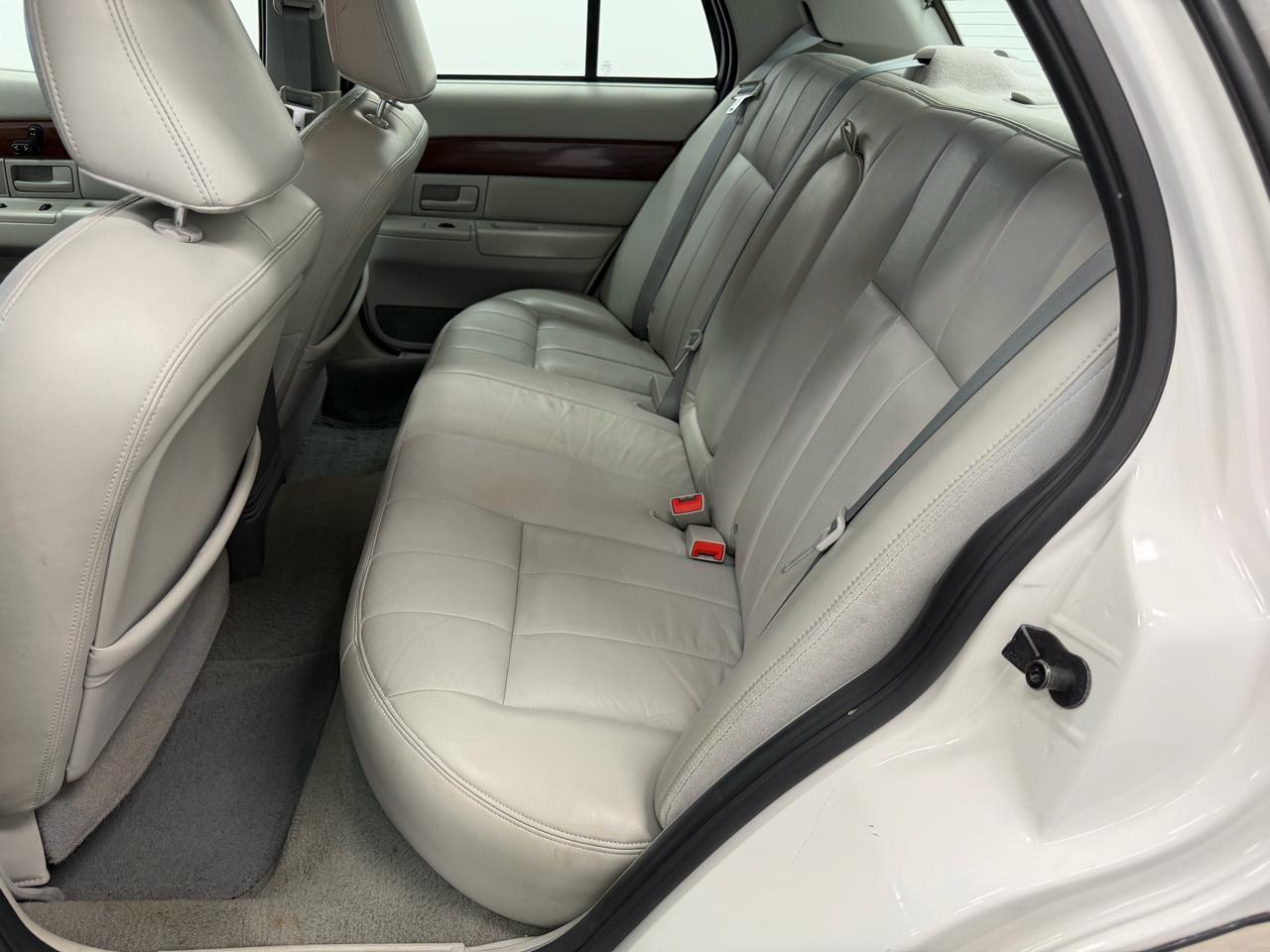 Mercury Grand Marquis 4dr Sdn LS Premium 2003