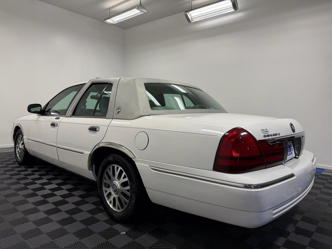Mercury Grand Marquis 4dr Sdn LS Premium 2003