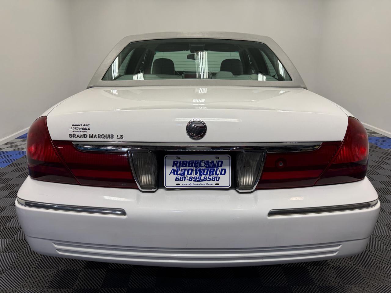 Mercury Grand Marquis 4dr Sdn LS Premium 2003