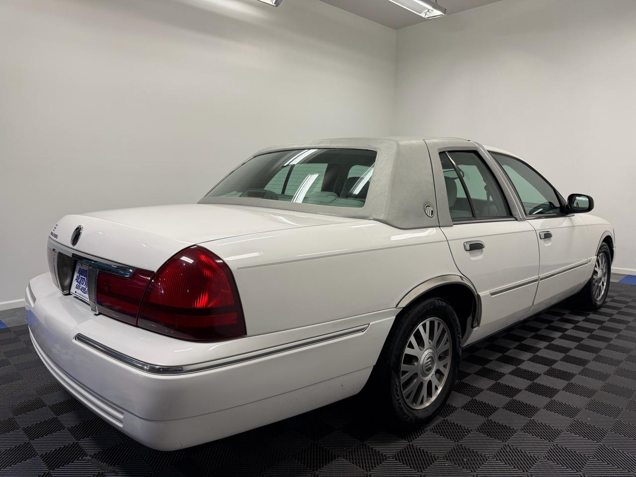 Mercury Grand Marquis 4dr Sdn LS Premium 2003
