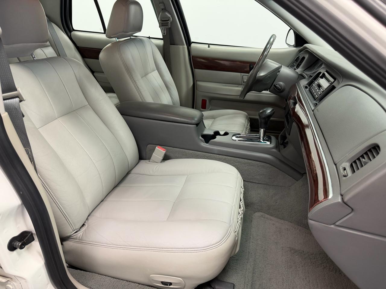 Mercury Grand Marquis 4dr Sdn LS Premium 2003