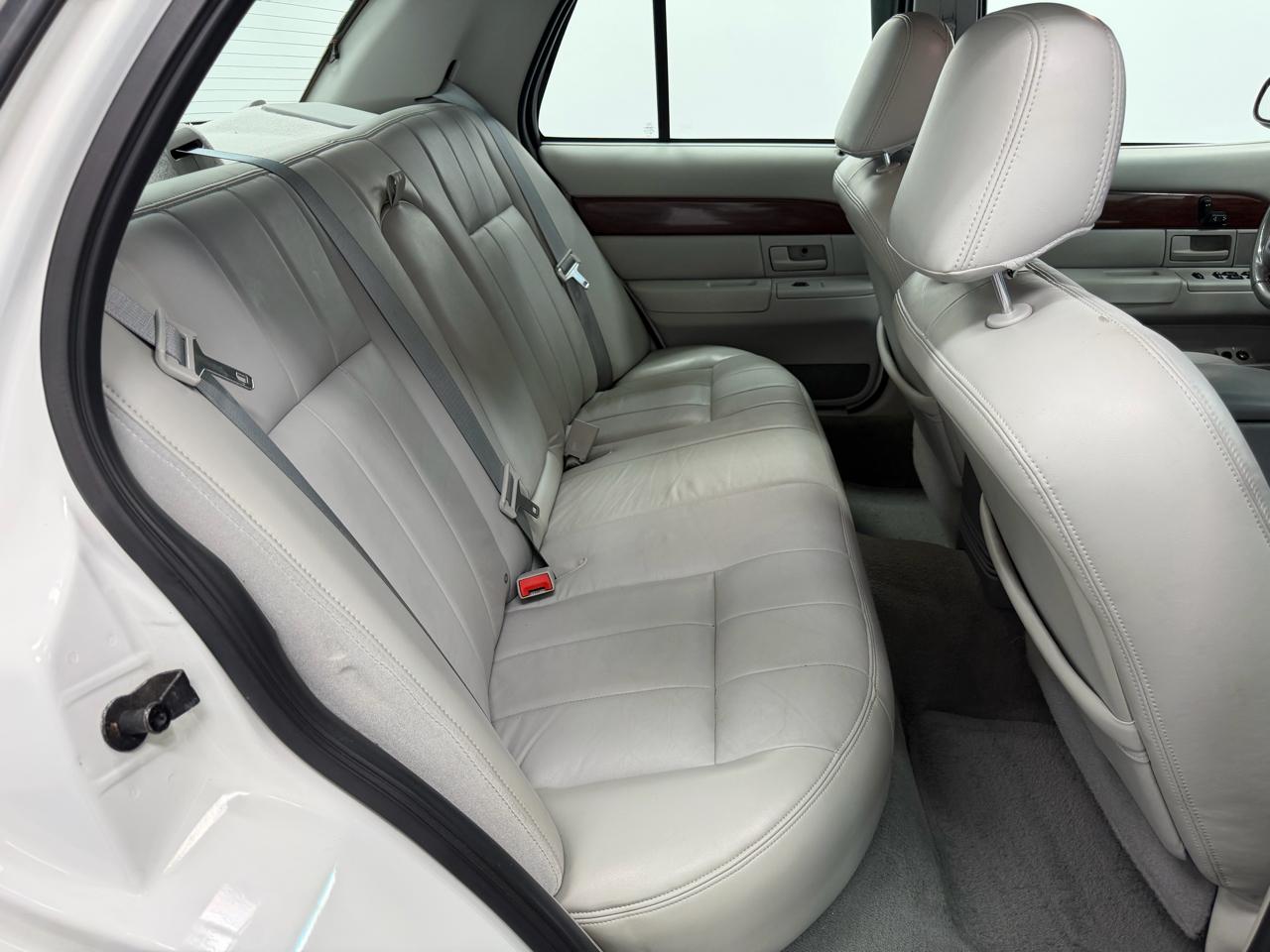 Mercury Grand Marquis 4dr Sdn LS Premium 2003