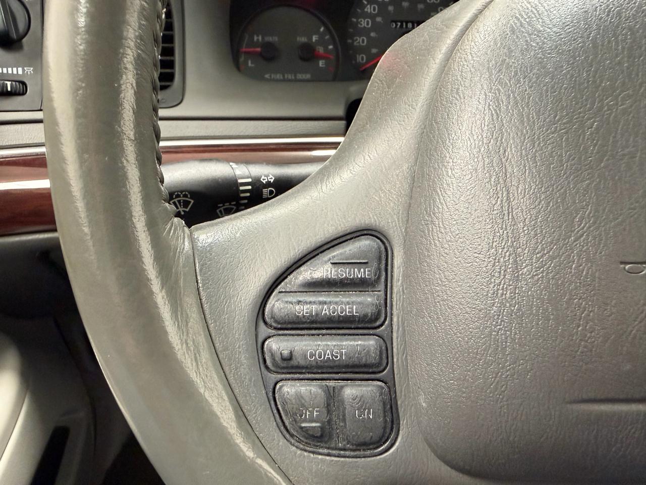 Mercury Grand Marquis 4dr Sdn LS Premium 2003