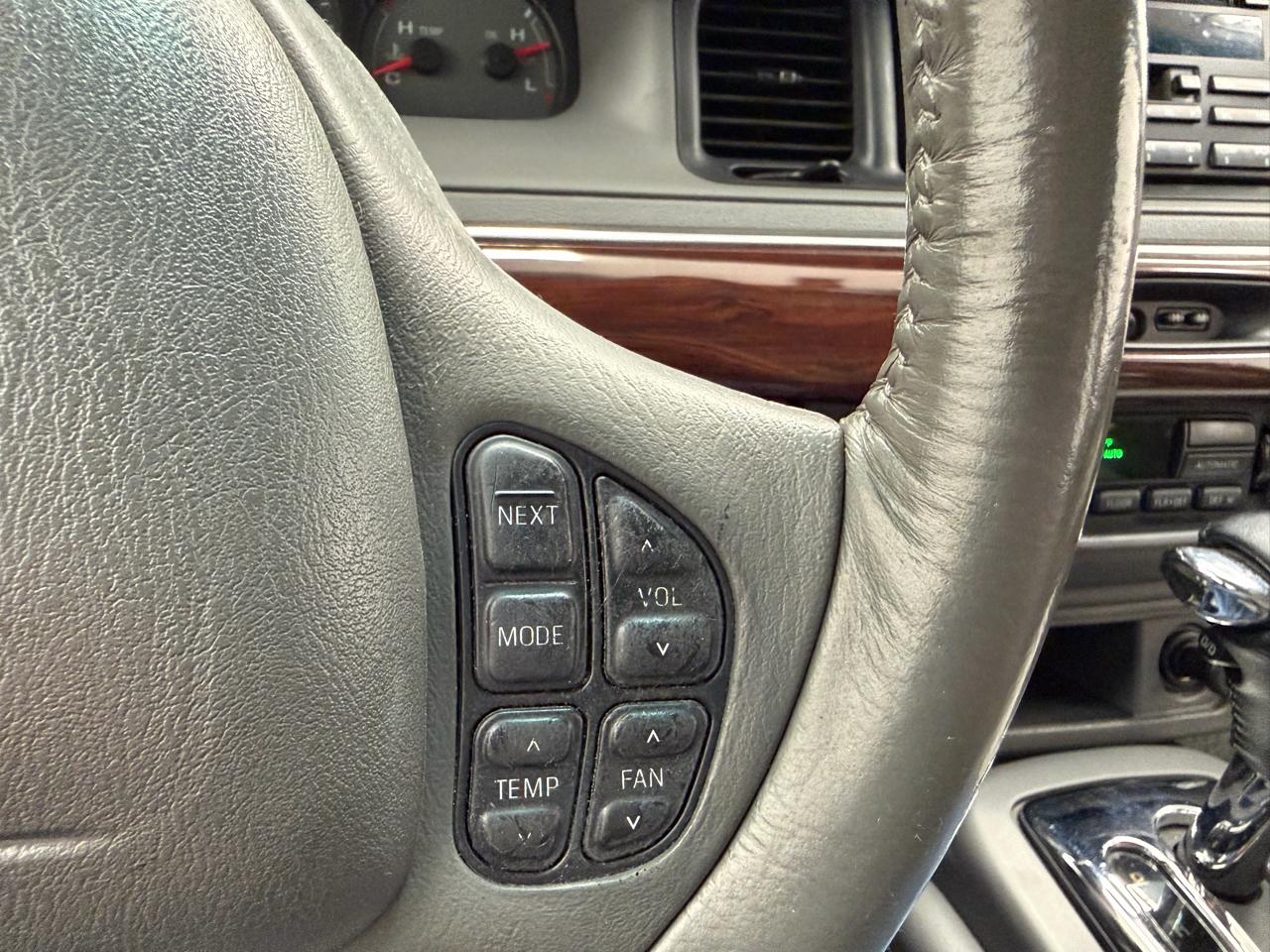 Mercury Grand Marquis 4dr Sdn LS Premium 2003