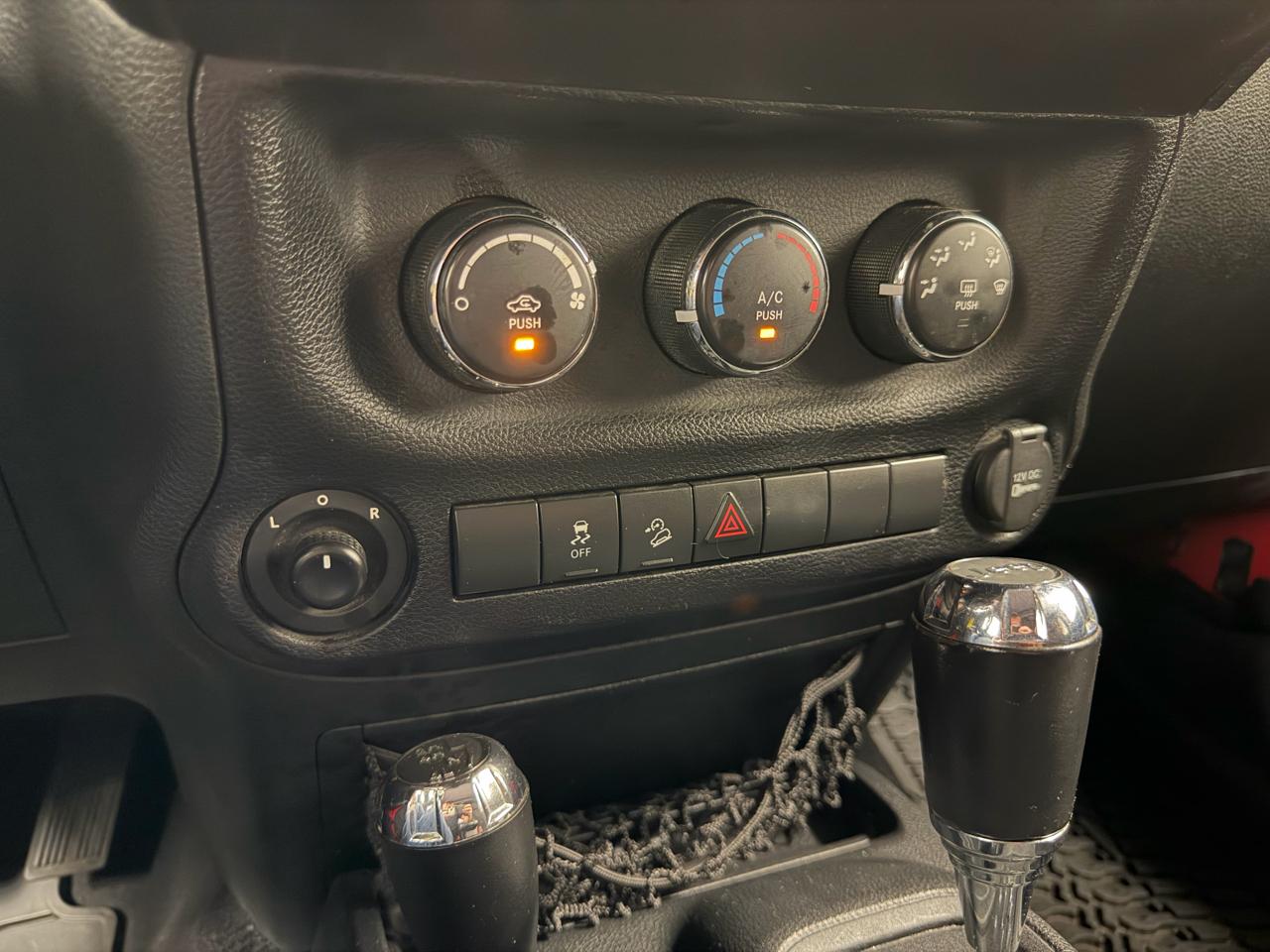 Jeep Wrangler Unlimited 4WD 4dr Sport 2015