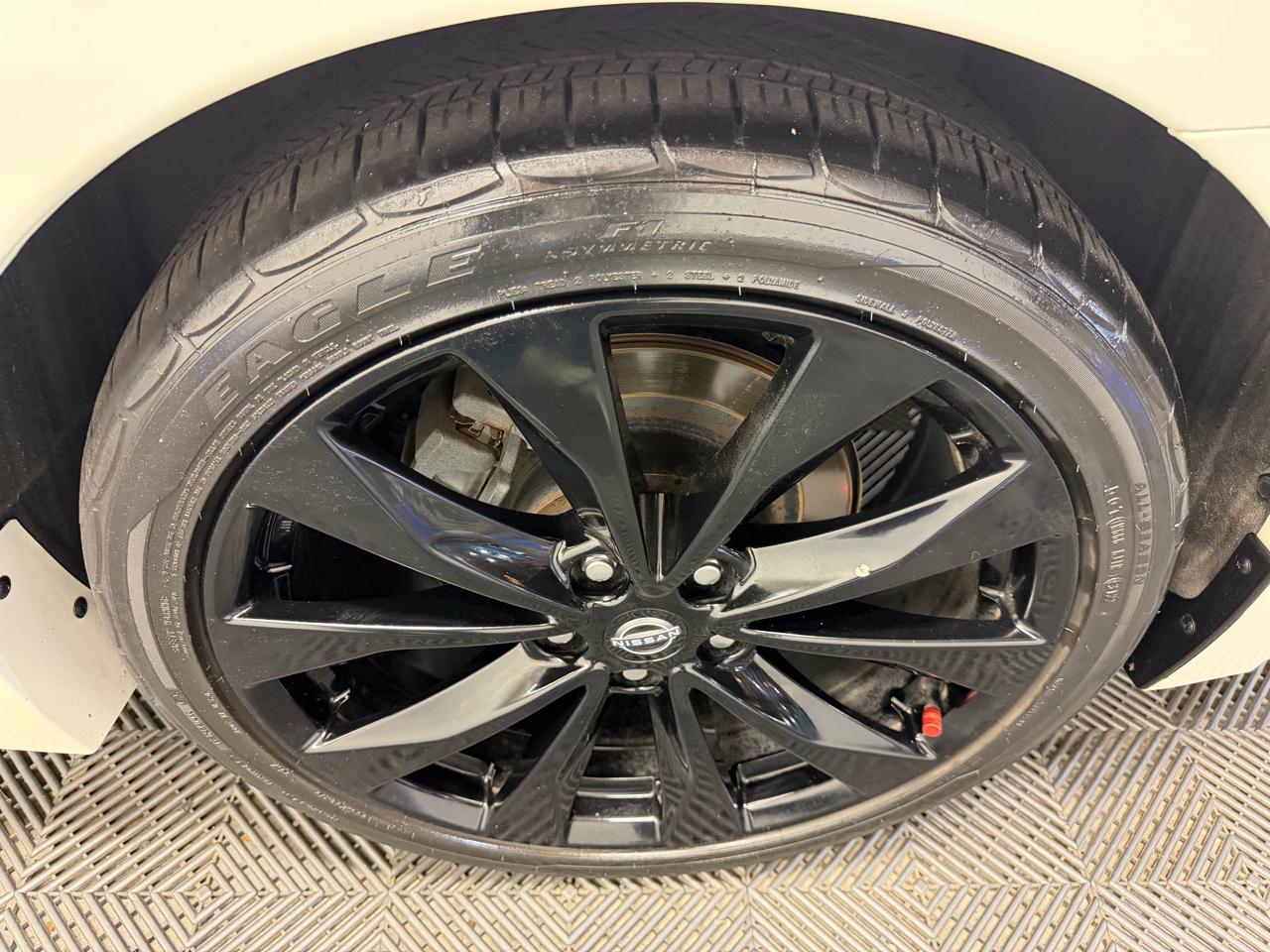 Nissan Maxima SR CVT 2023