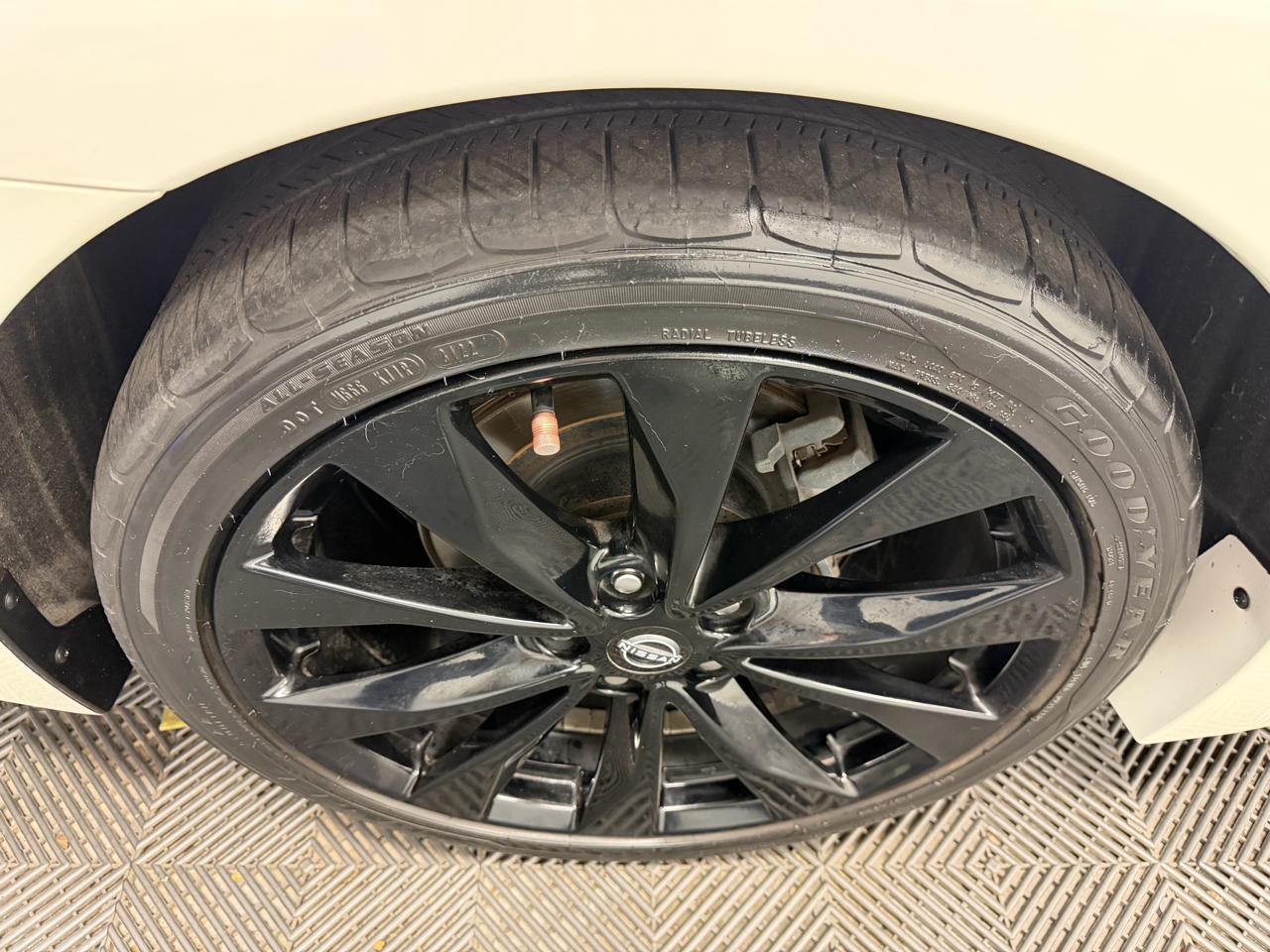 Nissan Maxima SR CVT 2023