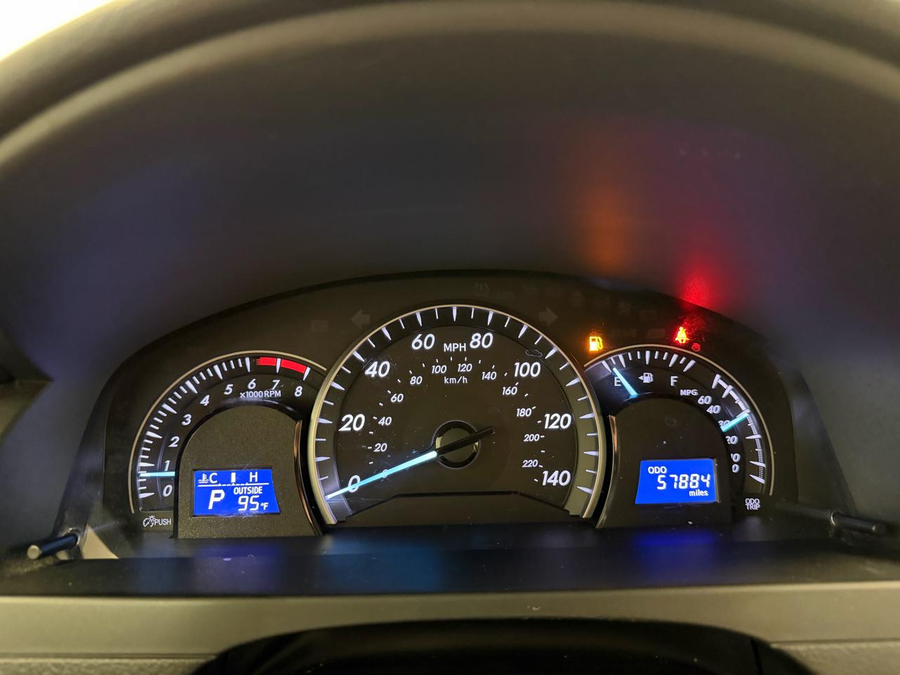Toyota Camry 4dr Sdn I4 Auto LE (Natl) 2012