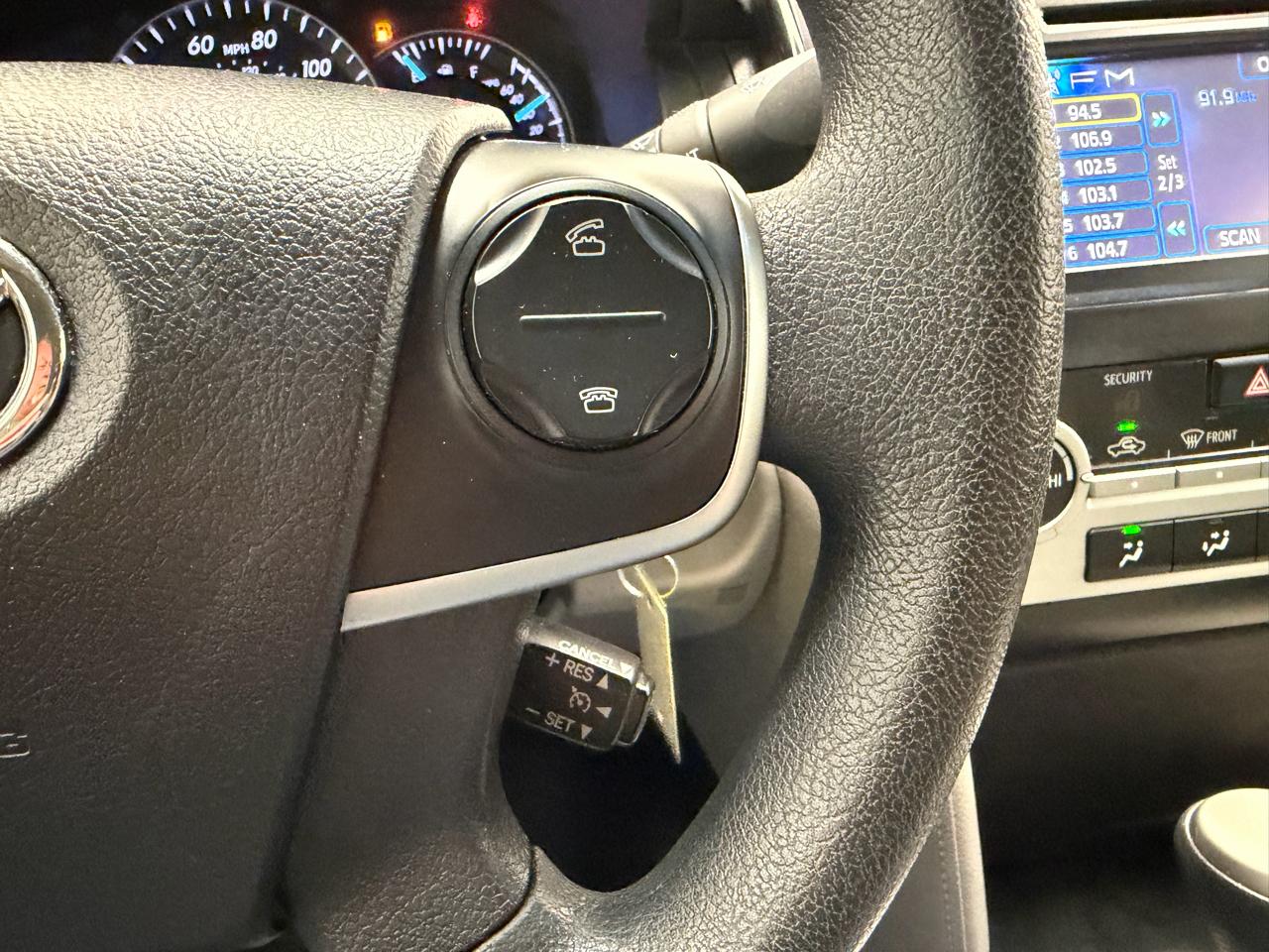 Toyota Camry 4dr Sdn I4 Auto LE (Natl) 2012