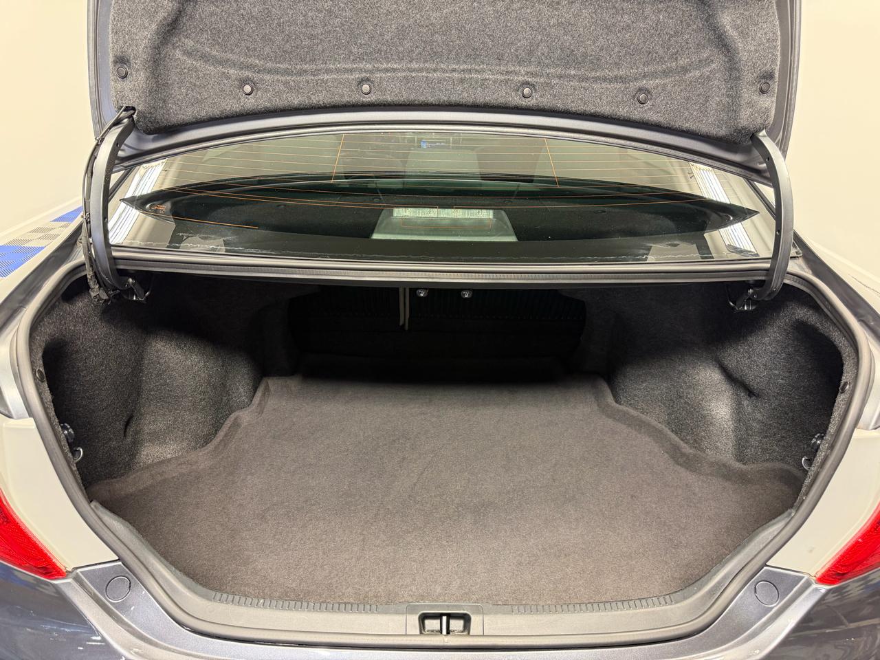 Toyota Camry 4dr Sdn I4 Auto LE (Natl) 2012