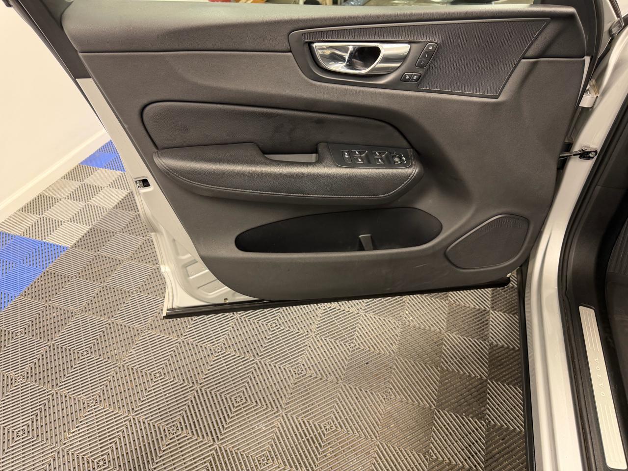 Volvo XC60 T5 AWD Momentum 2020