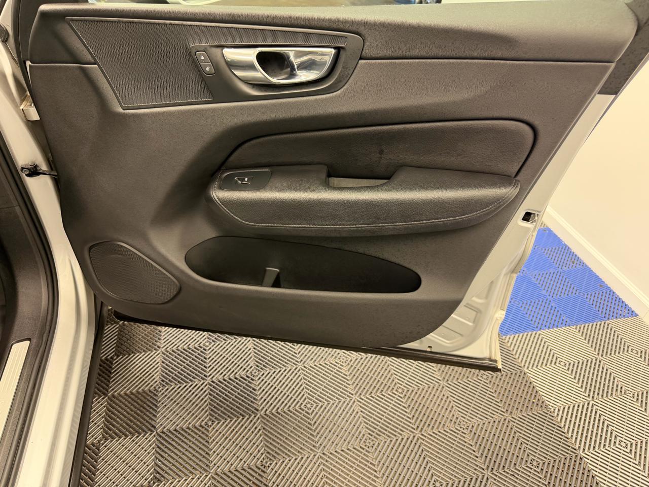Volvo XC60 T5 AWD Momentum 2020