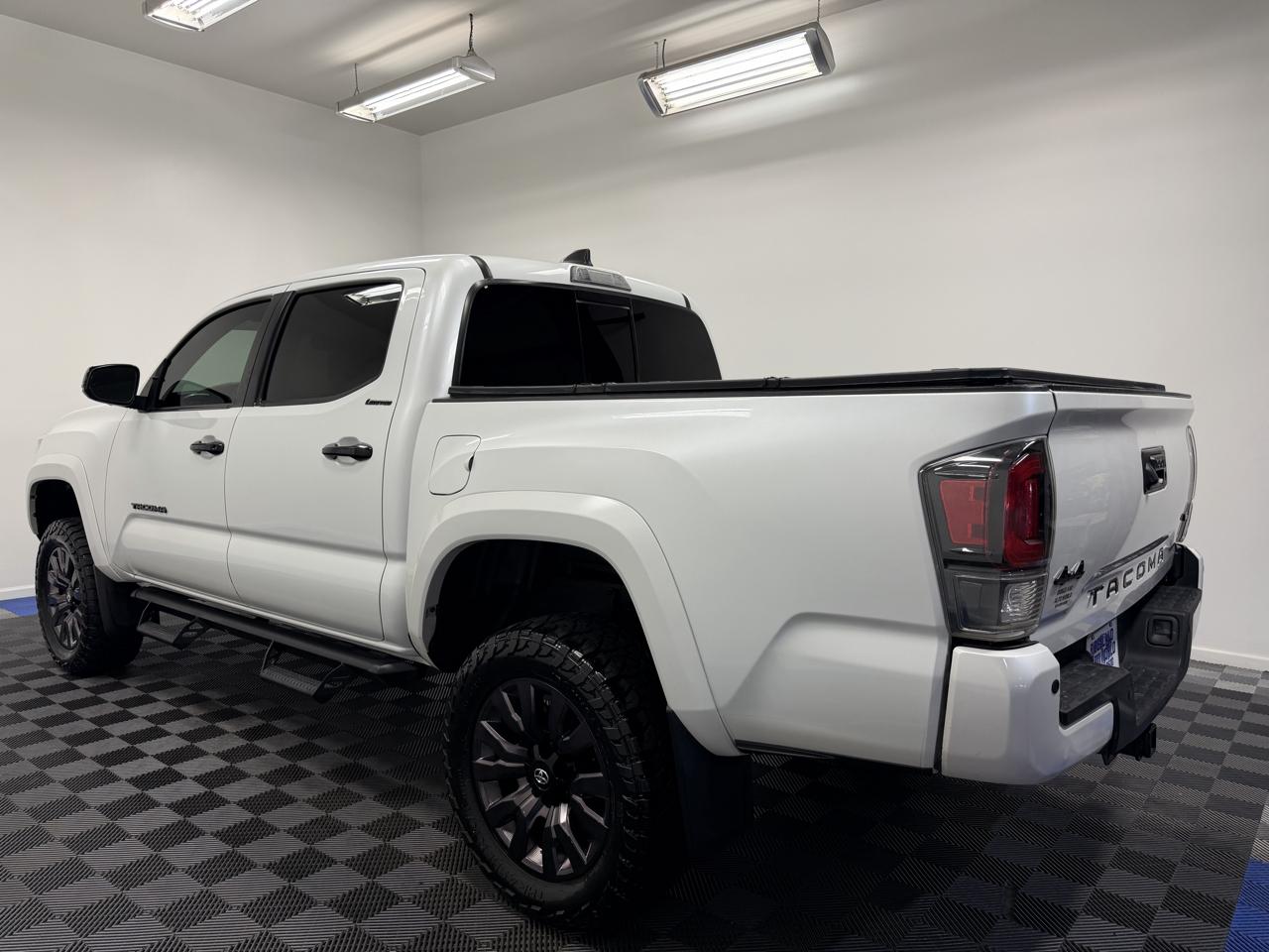 Toyota Tacoma 4WD Limited Double Cab 5' Bed V6 AT (Natl) 2021