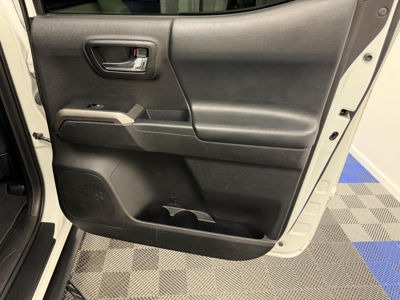 Toyota Tacoma 4WD Limited Double Cab 5' Bed V6 AT (Natl) 2021