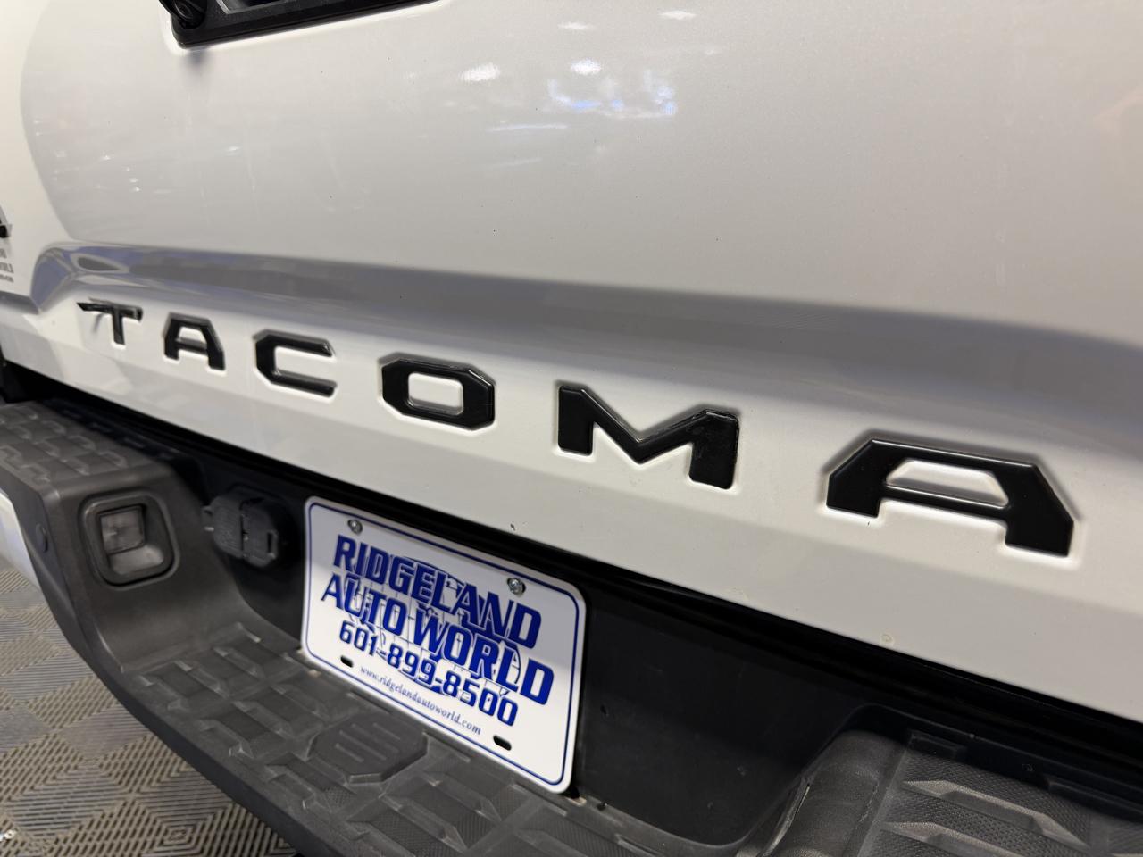 Toyota Tacoma 4WD Limited Double Cab 5' Bed V6 AT (Natl) 2021