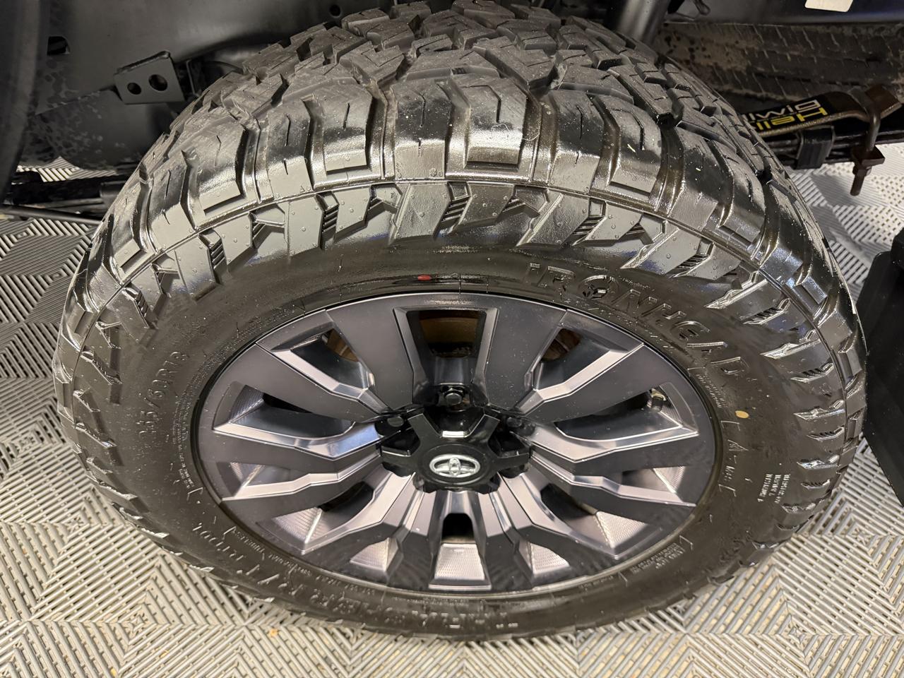 Toyota Tacoma 4WD Limited Double Cab 5' Bed V6 AT (Natl) 2021