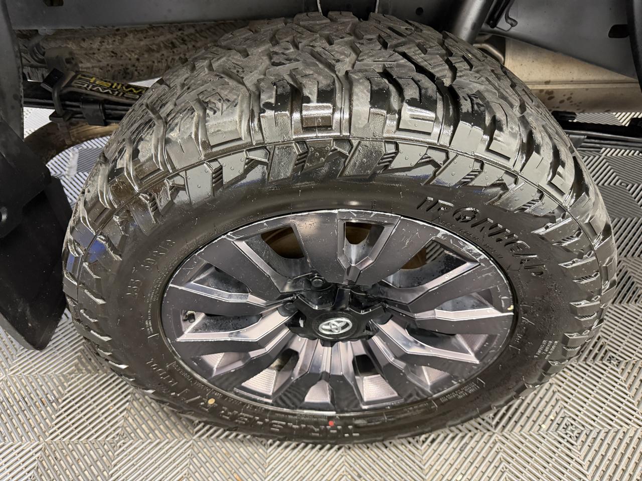 Toyota Tacoma 4WD Limited Double Cab 5' Bed V6 AT (Natl) 2021