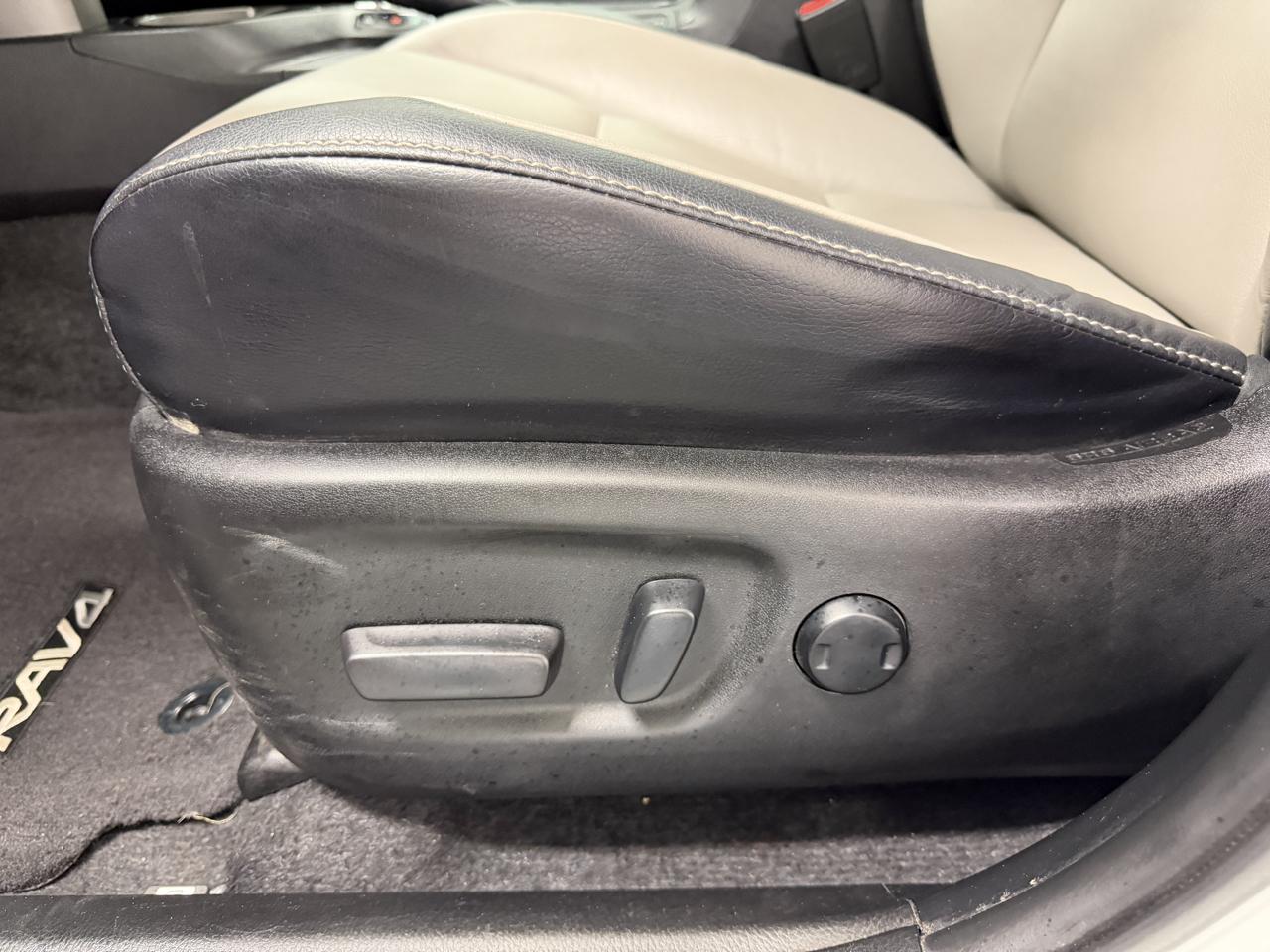 Toyota RAV4 Limited FWD (Natl) 2017