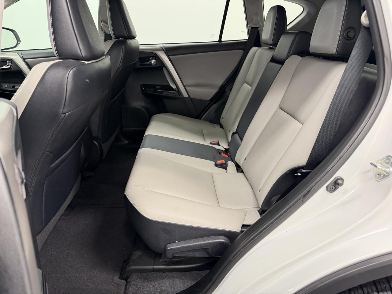 Toyota RAV4 Limited FWD (Natl) 2017