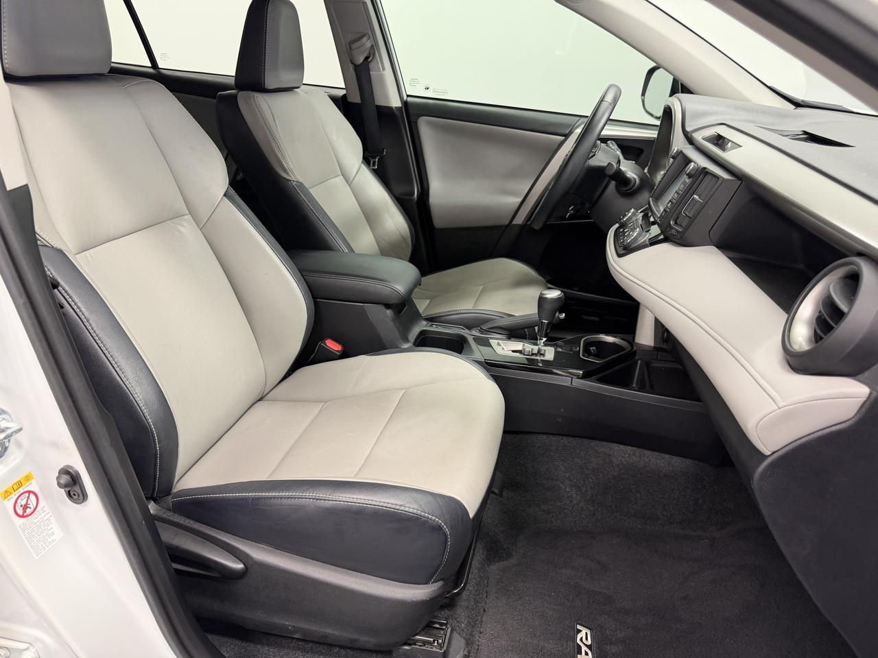 Toyota RAV4 Limited FWD (Natl) 2017