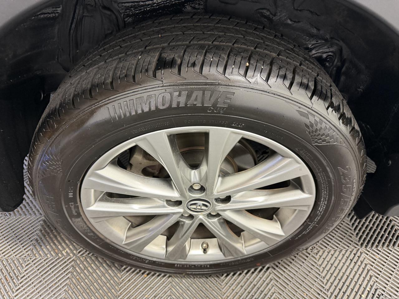Toyota RAV4 Limited FWD (Natl) 2017