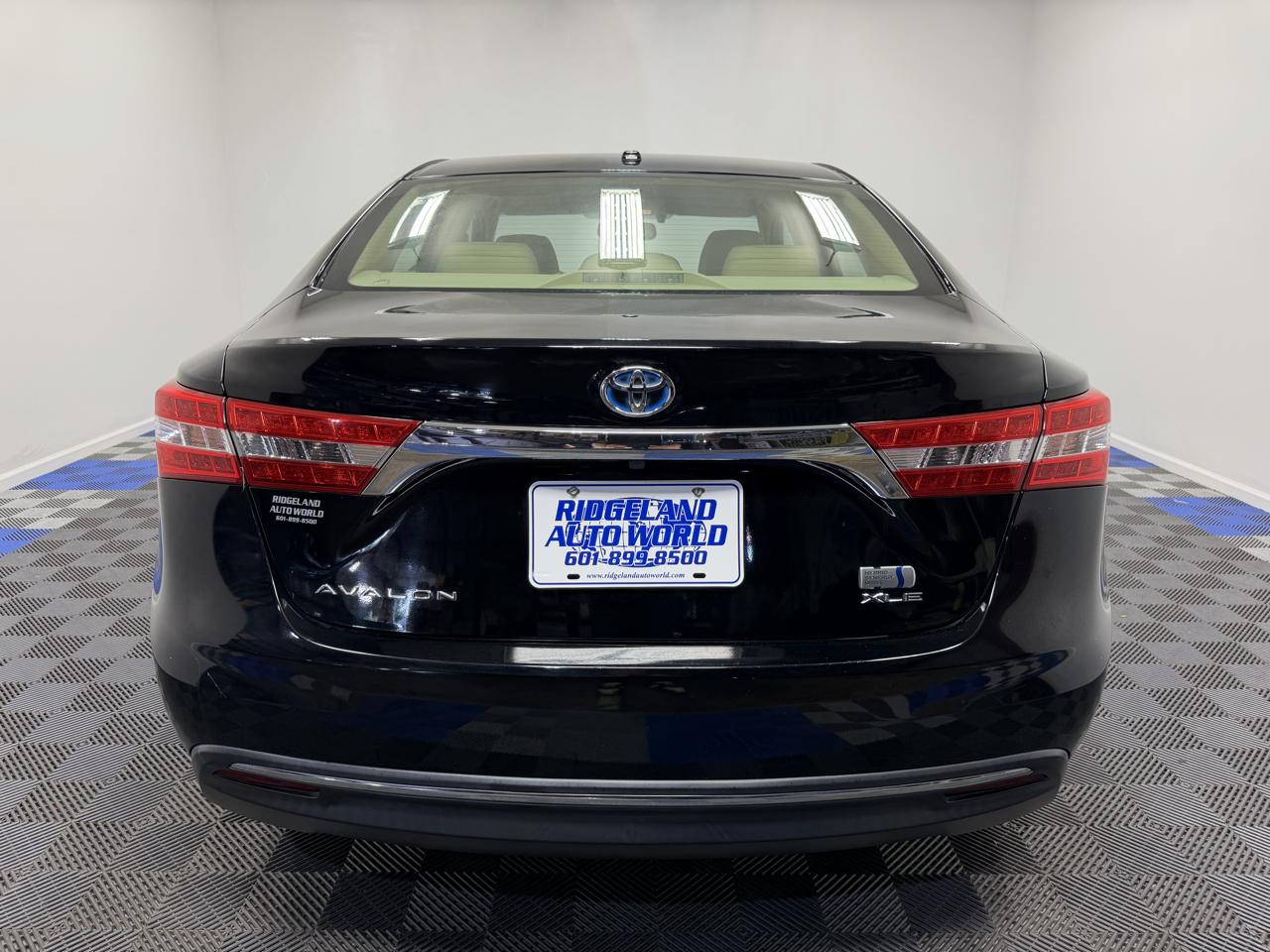 Toyota Avalon Hybrid 4dr Sdn XLE Premium (Natl) 2015
